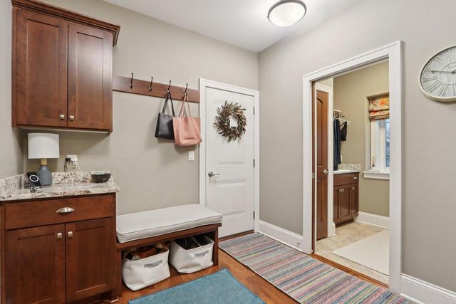 W351N6051 Bauers LANE, Oconomowoc, WI 53066