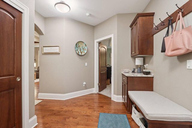 W351N6051 Bauers LANE, Oconomowoc, WI 53066