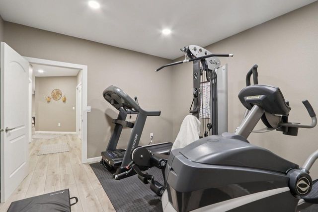 W351N6051 Bauers LANE, Oconomowoc, WI 53066