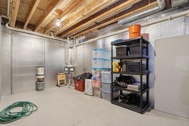 W351N6051 Bauers LANE, Oconomowoc, WI 53066