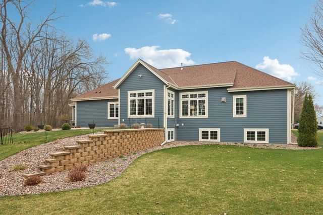 W351N6051 Bauers LANE, Oconomowoc, WI 53066