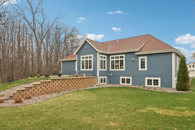 W351N6051 Bauers LANE, Oconomowoc, WI 53066