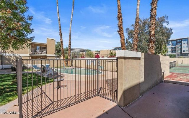 2233 E HIGHLAND Avenue 134, Phoenix, AZ 85016