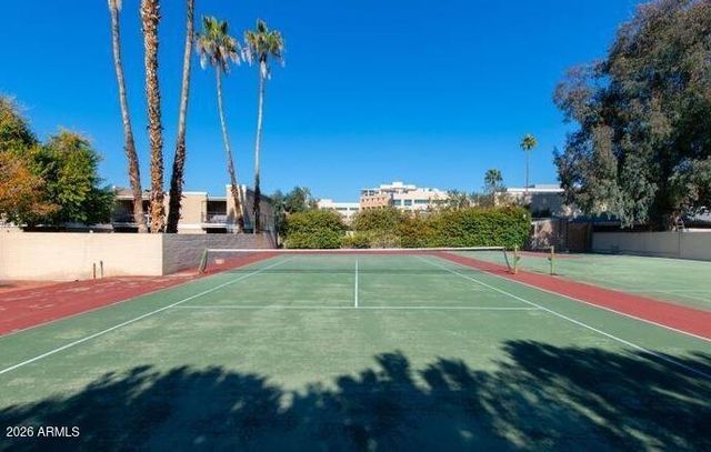 2233 E HIGHLAND Avenue 134, Phoenix, AZ 85016