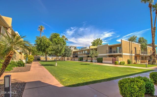 2233 E HIGHLAND Avenue 134, Phoenix, AZ 85016