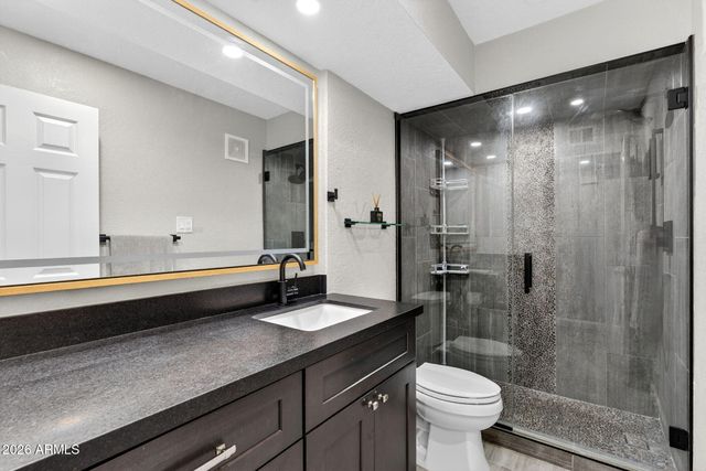 2233 E HIGHLAND Avenue 134, Phoenix, AZ 85016
