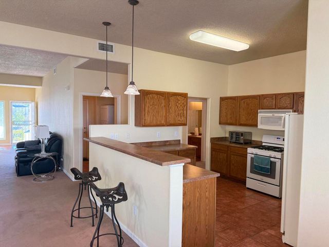 6215 CORTE ALZIRA NW, Albuquerque, NM 87114
