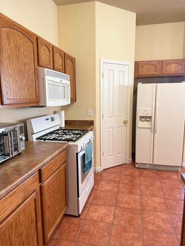 6215 CORTE ALZIRA NW, Albuquerque, NM 87114