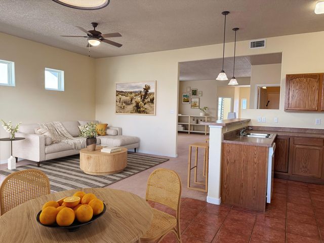 6215 CORTE ALZIRA NW, Albuquerque, NM 87114