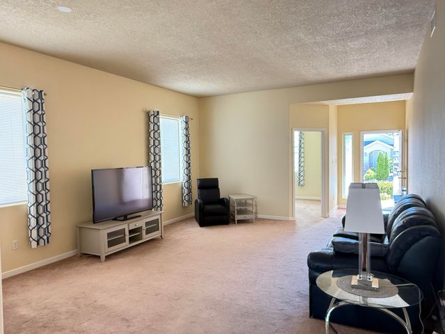 6215 CORTE ALZIRA NW, Albuquerque, NM 87114