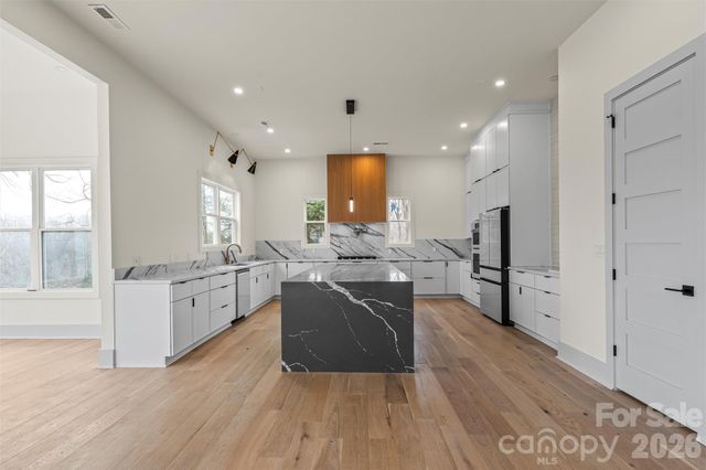 124 Clipper Lane, Mooresville, NC 28117