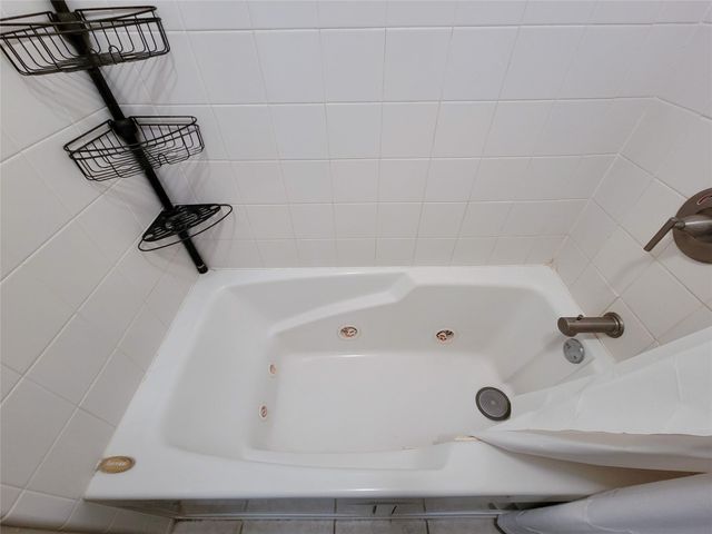 2829 Timmons Lane 188, Houston, TX 77027