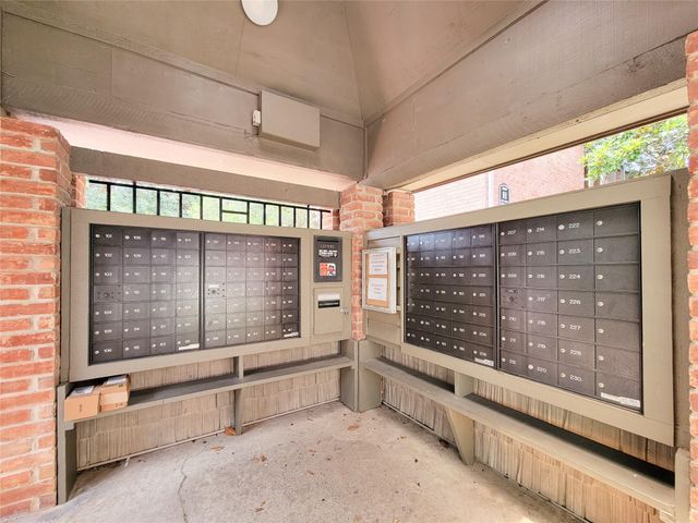 2829 Timmons Lane 188, Houston, TX 77027