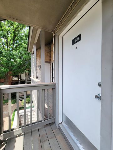 2829 Timmons Lane 188, Houston, TX 77027