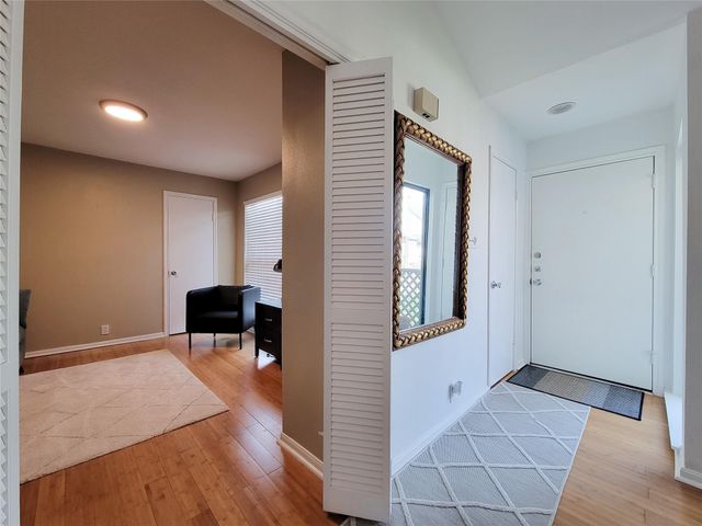 2829 Timmons Lane 188, Houston, TX 77027