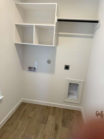 8943 Red Wolf Place, Manvel, TX 77578