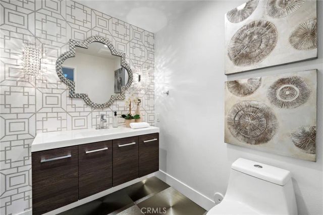 27 Palm Beach Court, Dana Point, CA 92629