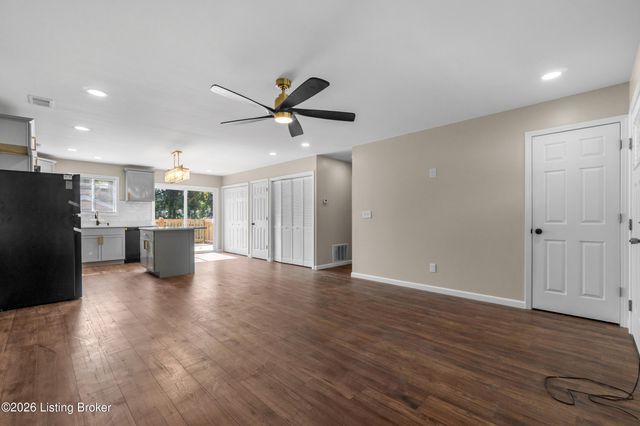 6511 Kenmore Ave, Louisville, KY 40216