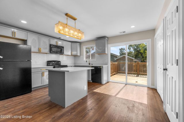 6511 Kenmore Ave, Louisville, KY 40216