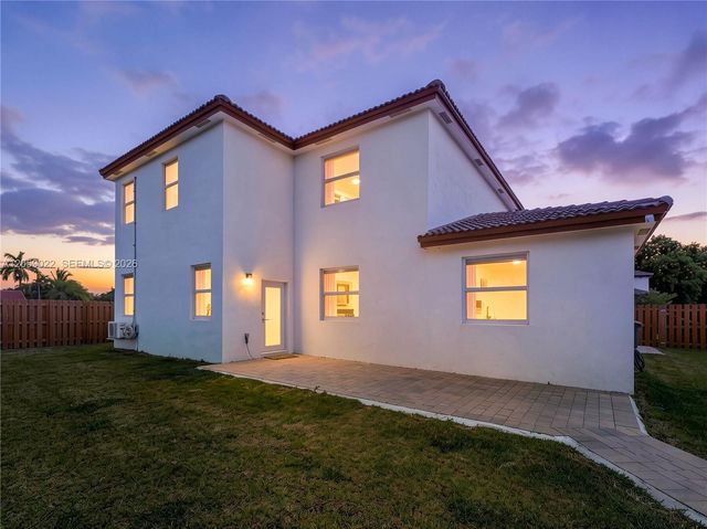 2208 SE 30th St, Homestead, FL 33035