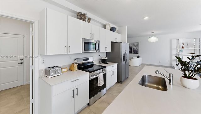 2208 SE 30th St, Homestead, FL 33035