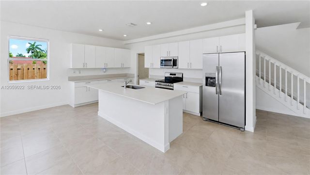 2208 SE 30th St, Homestead, FL 33035