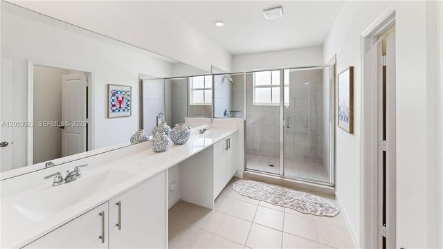 2208 SE 30th St, Homestead, FL 33035