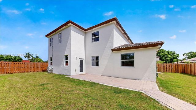 2208 SE 30th St, Homestead, FL 33035
