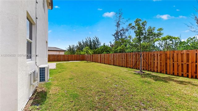 2208 SE 30th St, Homestead, FL 33035