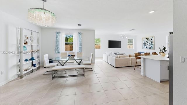 2208 SE 30th St, Homestead, FL 33035