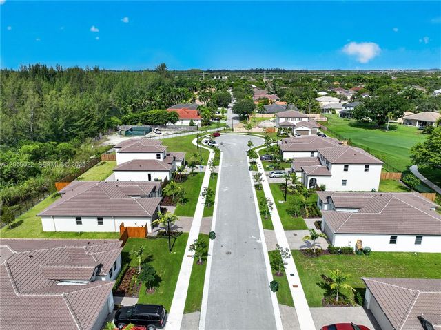 2208 SE 30th St, Homestead, FL 33035