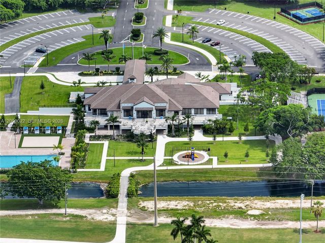 2208 SE 30th St, Homestead, FL 33035