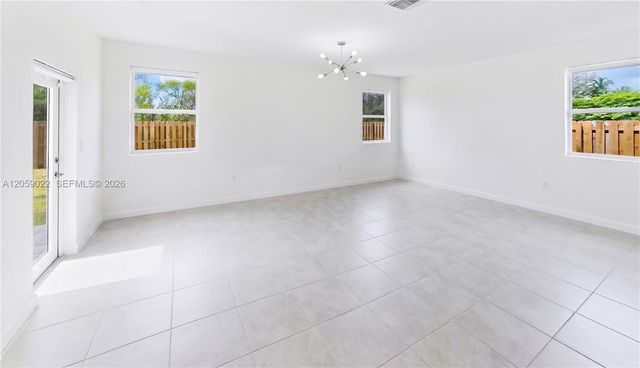 2208 SE 30th St, Homestead, FL 33035