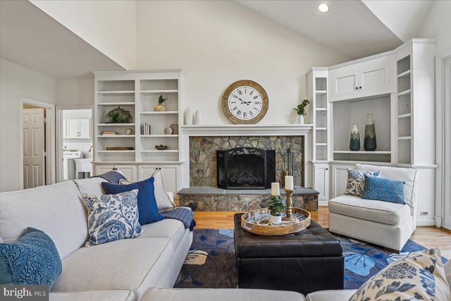 12015 HAMDEN CT, Oakton, VA 22124