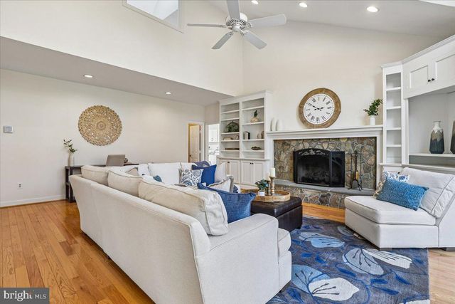 12015 HAMDEN CT, Oakton, VA 22124