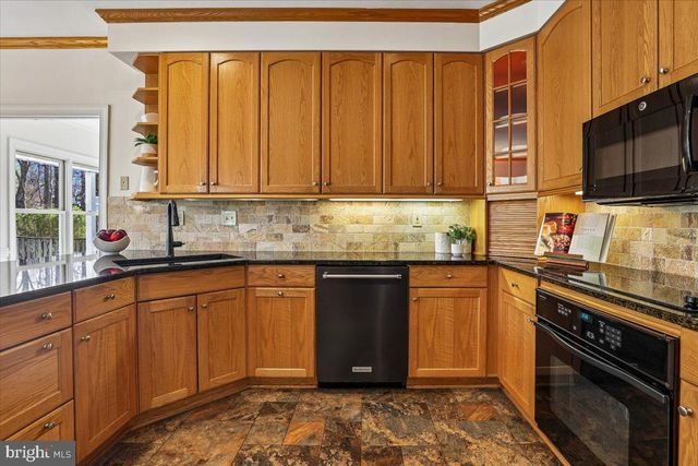 12015 HAMDEN CT, Oakton, VA 22124