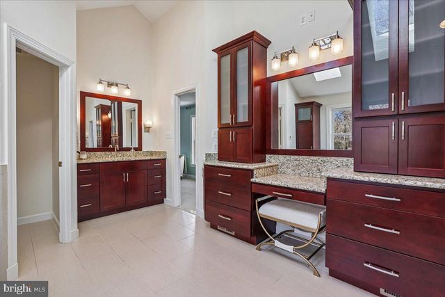 12015 HAMDEN CT, Oakton, VA 22124