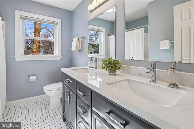 12015 HAMDEN CT, Oakton, VA 22124