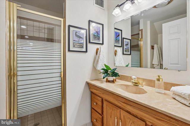 12015 HAMDEN CT, Oakton, VA 22124