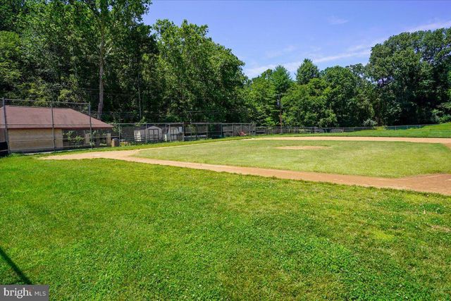 12015 HAMDEN CT, Oakton, VA 22124