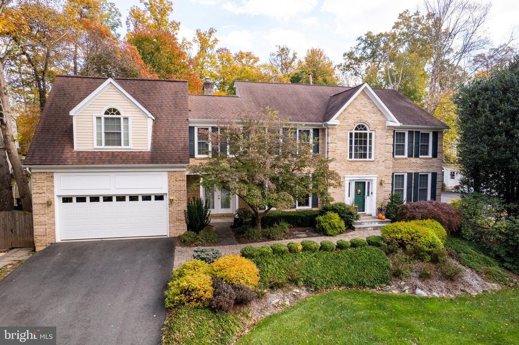 12015 HAMDEN CT, Oakton, VA 22124