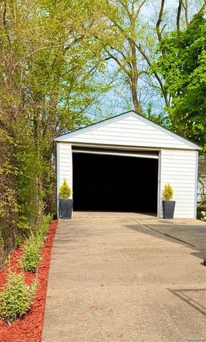 20178 Manor Street, Detroit, MI 48221