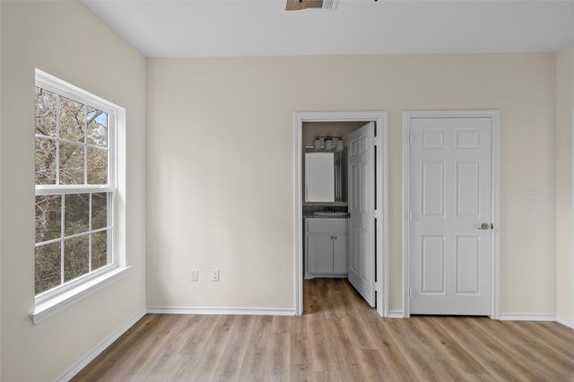 409 Beto St 12, Huntsville, TX 77340