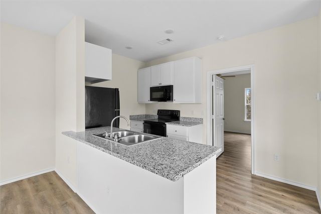 409 Beto St 12, Huntsville, TX 77340