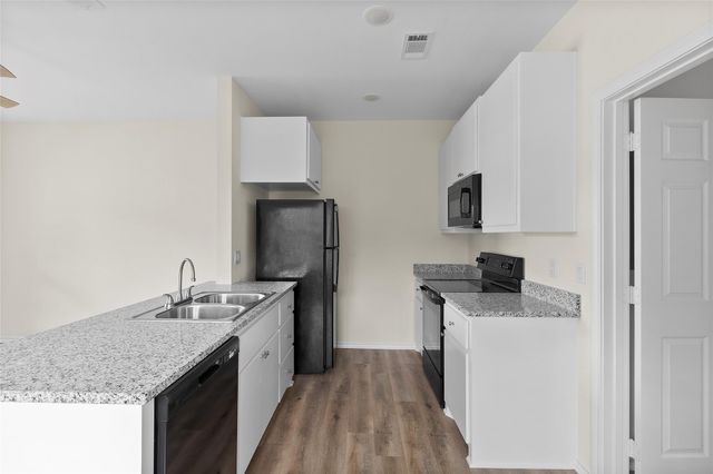 409 Beto St 12, Huntsville, TX 77340