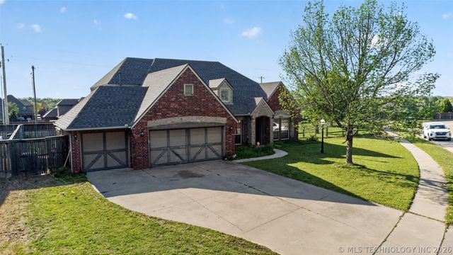 9302 N 98th East Court, Owasso, OK 74055