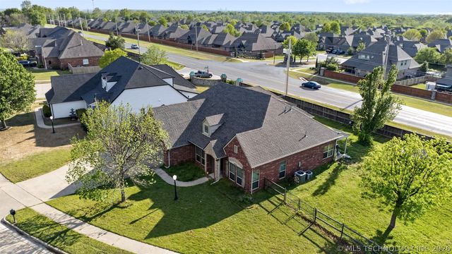 9302 N 98th East Court, Owasso, OK 74055