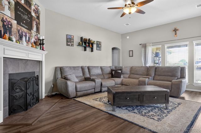 9302 N 98th East Court, Owasso, OK 74055