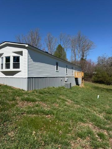 5334 Smith Mountain Lake PKWY, Huddleston, VA 24104