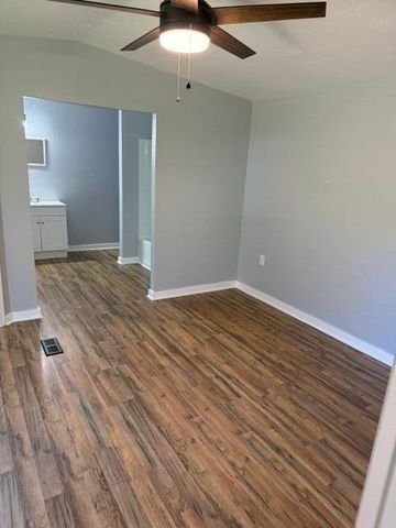 5334 Smith Mountain Lake PKWY, Huddleston, VA 24104